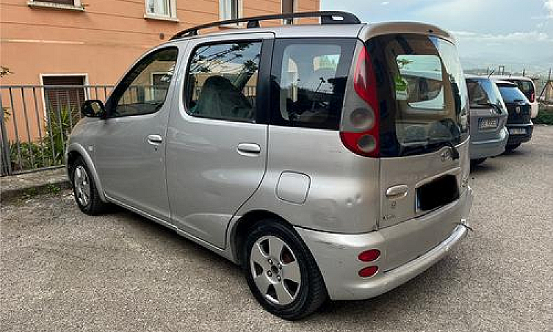 Yaris Verso 1300...