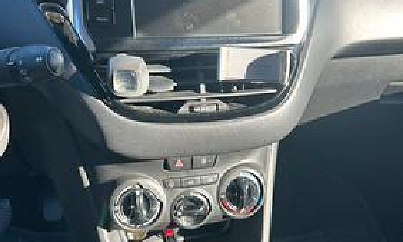 Peugeot 208 Hdi- 1.6...