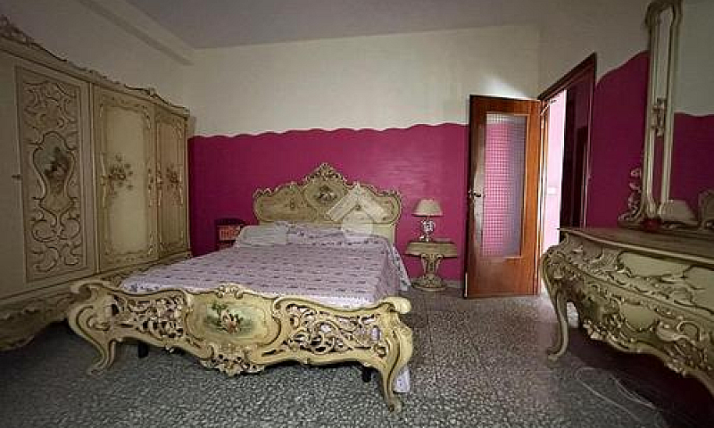 3 Locali A Sarzana...