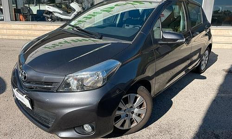 Toyota Yaris 1.0 5 P...