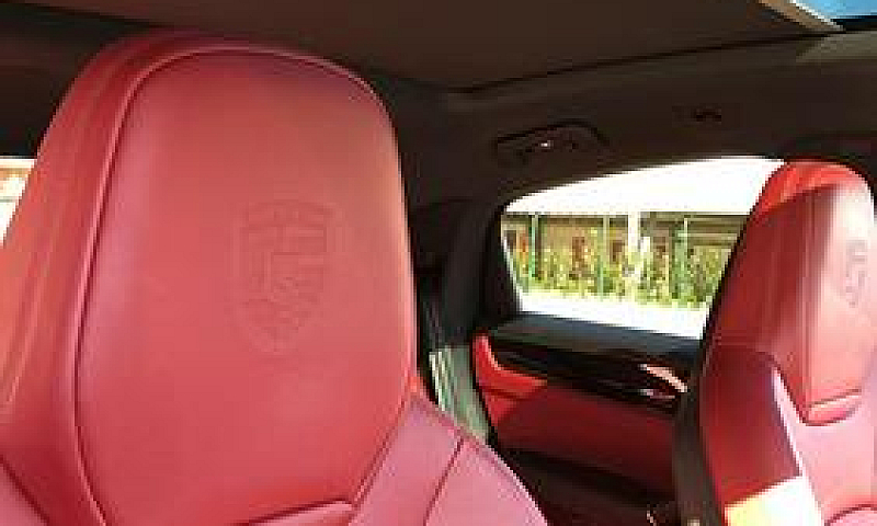 Cayenne Hybrid Coupe...