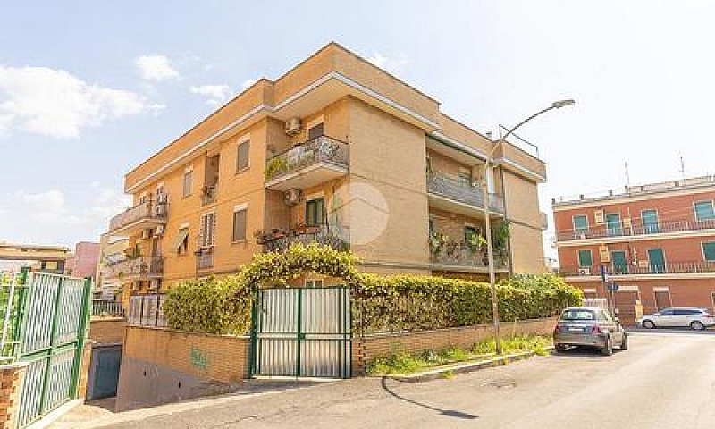 2 Locali A Tivoli...