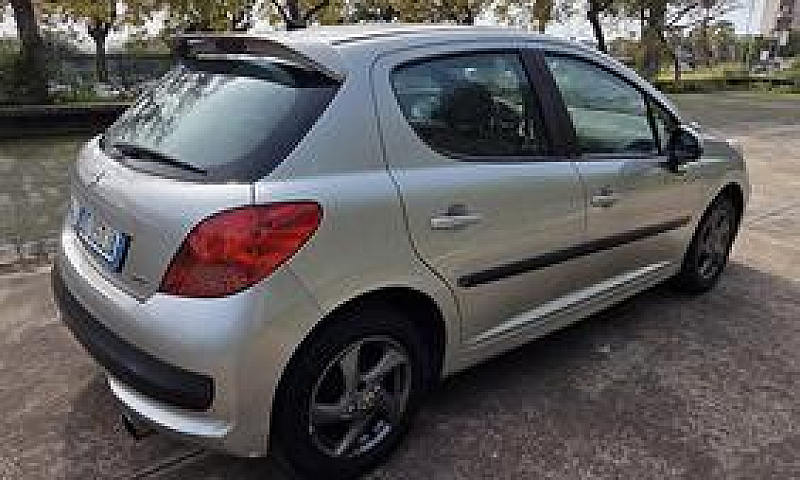 Peugeot 207...