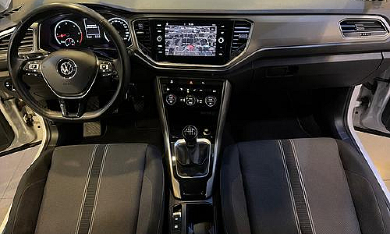 Volkswagen T-Roc 1.6...