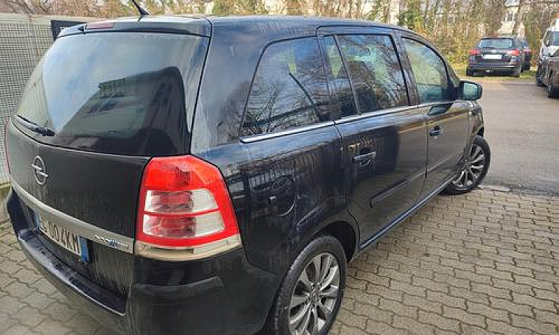 Opel Zafira 2011 Tur...