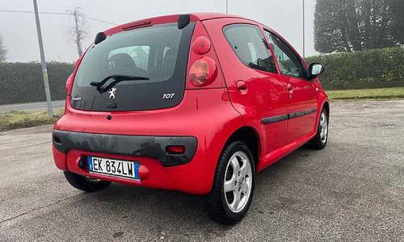 Peugeot 107 1.0 68Cv...