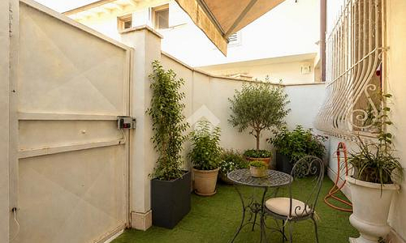 4 Locali A Firenze...