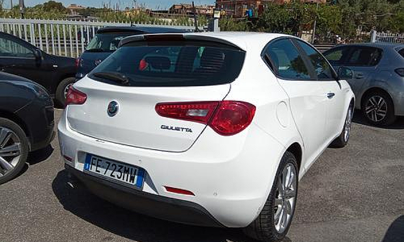 Alfa Romeo Giulietta...