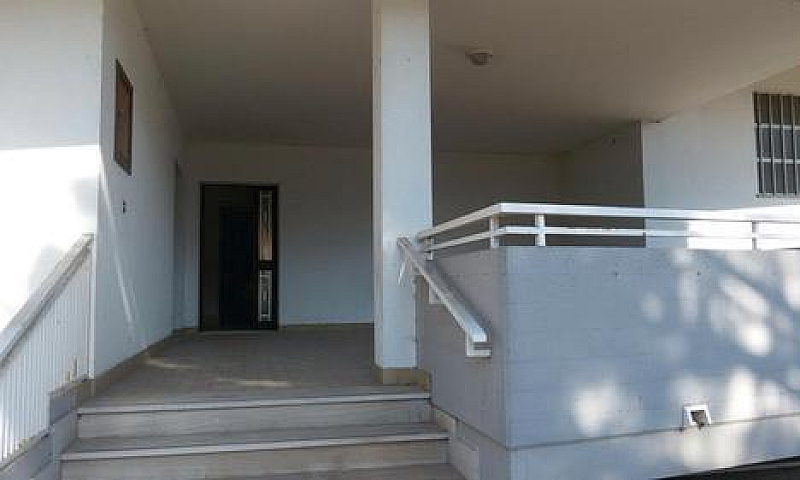Appartamento E Magaz...