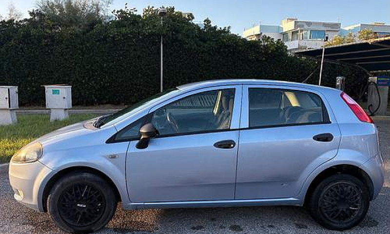Auto Fiat Grande Pun...