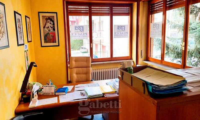 Appartamento In Zona...