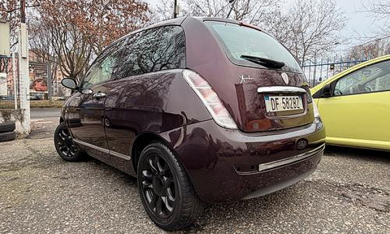 Lancia Ypsilon 1.2 B...