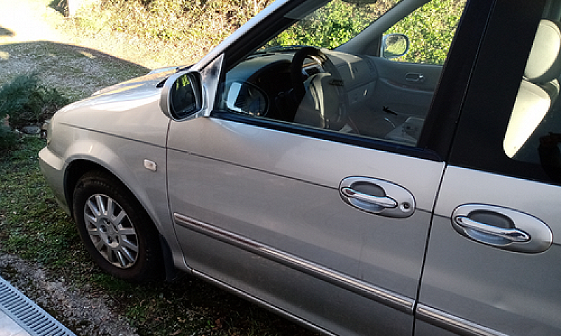 Kia Carnival...