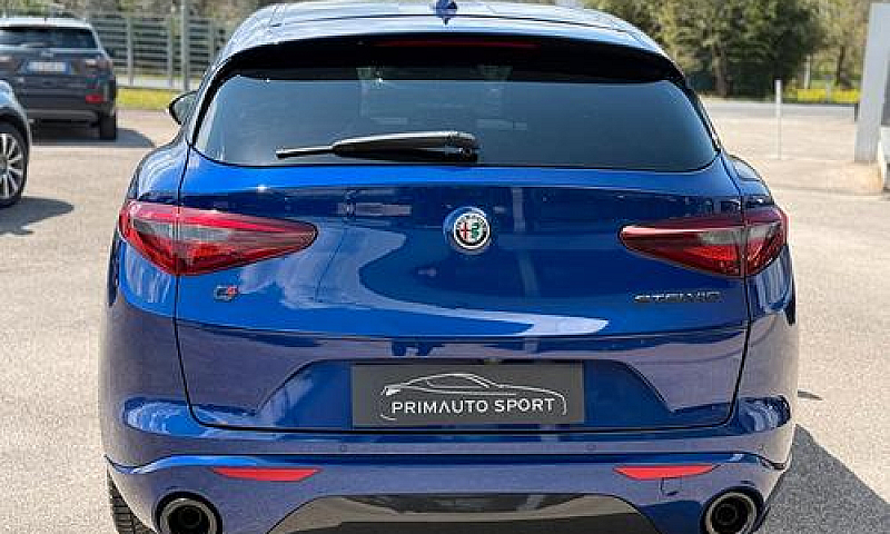 Alfa Romeo Stelvio 2...