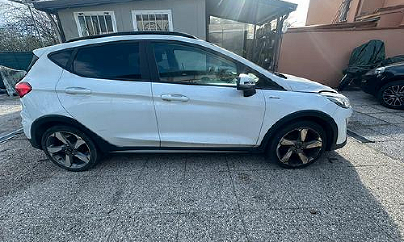 Ford Fiesta Active 1...