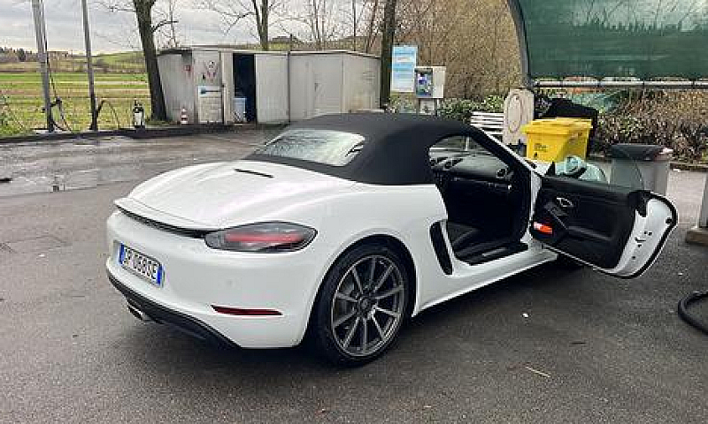 Porsche 718...