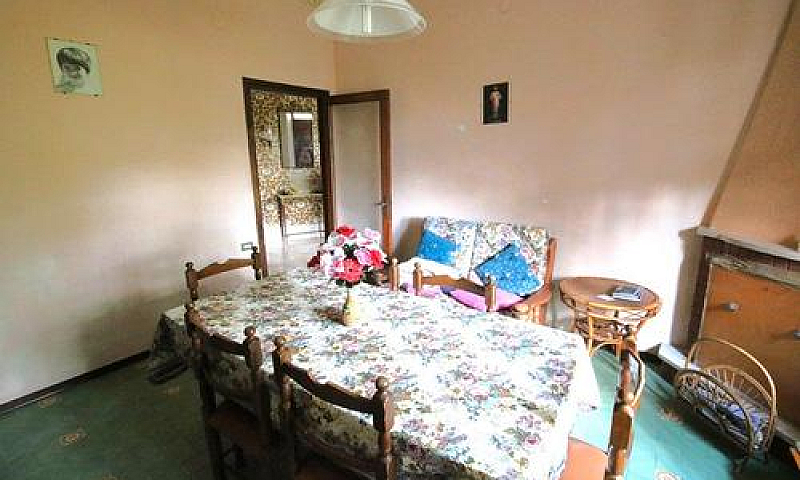 Casa Singola In Citt...