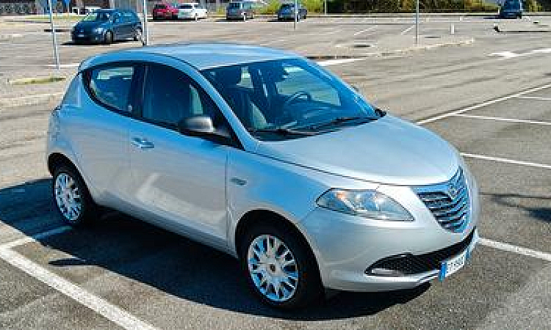 Lancia Ypsilon 0.9 T...