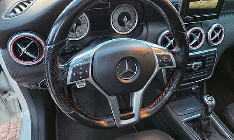 Mercedes A 200D Prem...