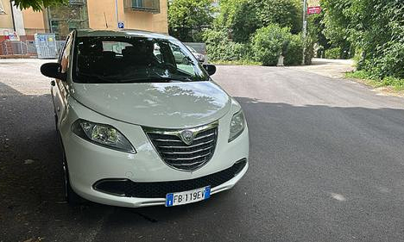 Lancia Ypslion 5 Por...