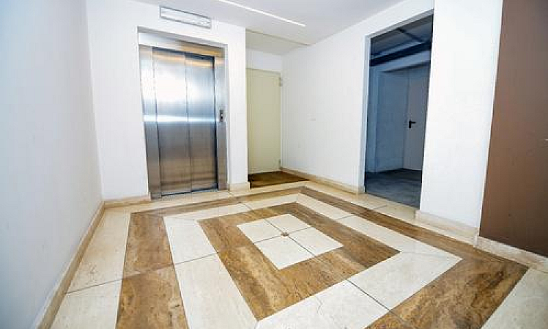 Via Costantinopoli M...