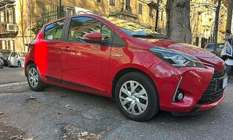 Toyota Yaris Hybrid ...