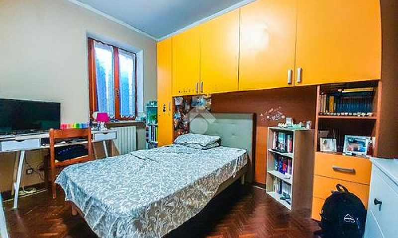 3 Locali A Colorno...