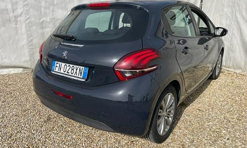 Peugeot 208 Puretech...