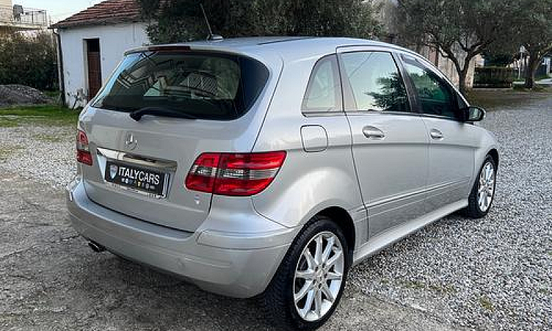 Mercedes-Benz B 180 ...