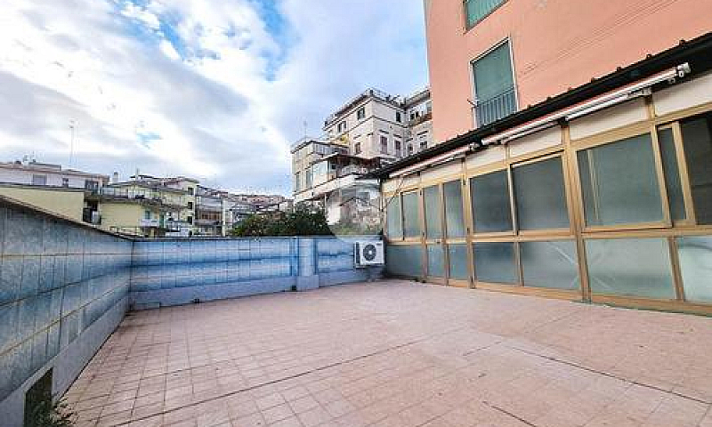3 Locali A Napoli...