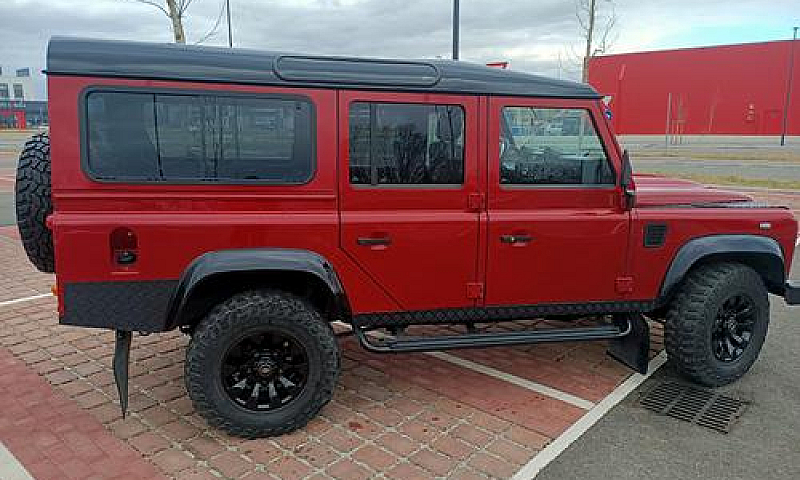 Land Rover Defender ...