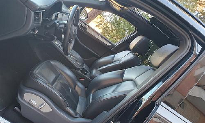 Porsche Macan S 3.0T...