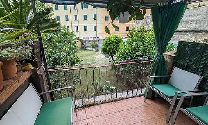 3 Locali A Genova...