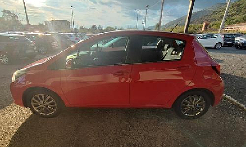 Toyota Yaris 1.0 5 P...