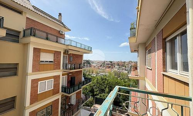 3 Locali A Roma...