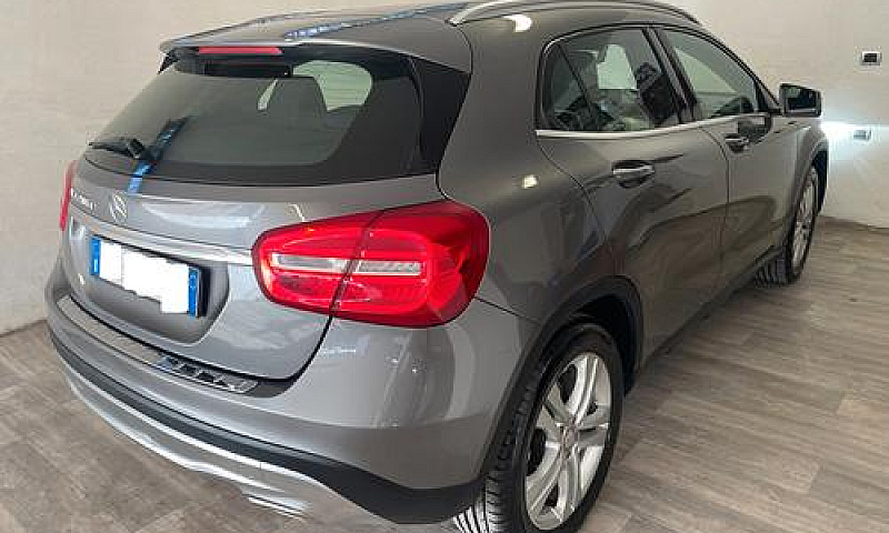 Mercedes-Benz Gla 20...