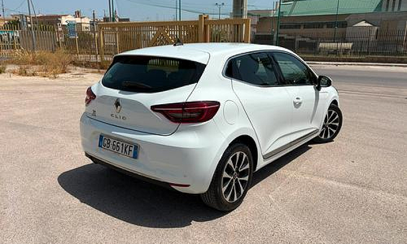 Renault Clio...