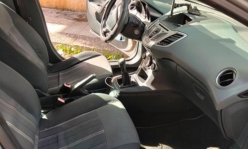 Ford Fiesta Unico Pr...