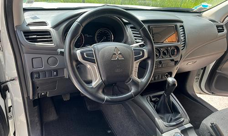 Mitsubishi L200 2.3 ...