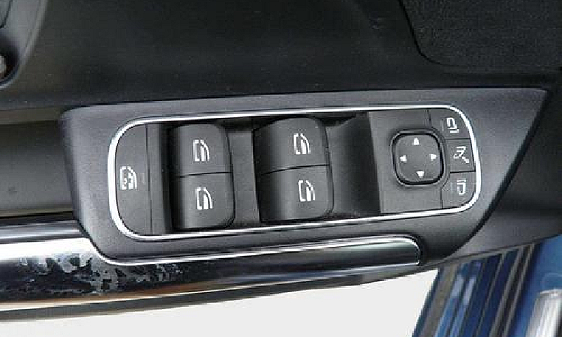 Mercedes-Benz B 180 ...