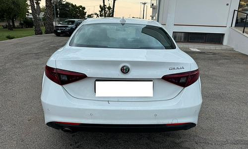 Alfa Romeo Giulia Da...