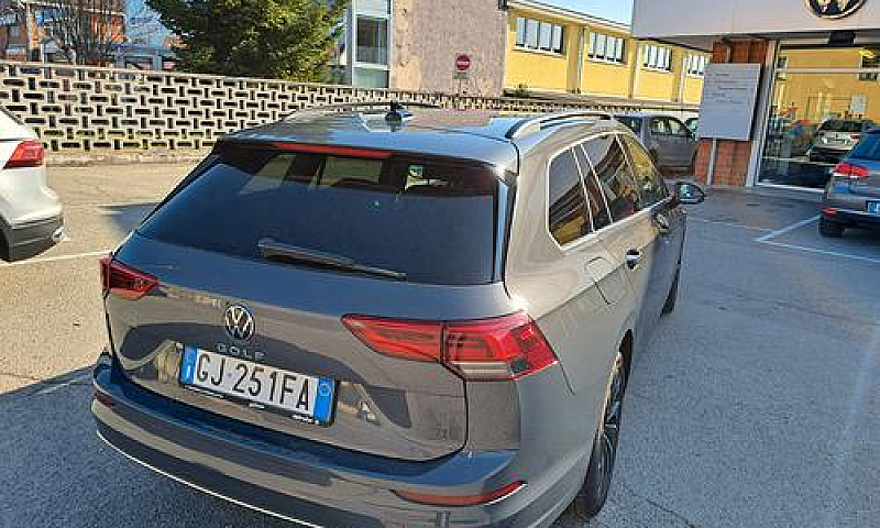 Volkswagen Golf Vari...