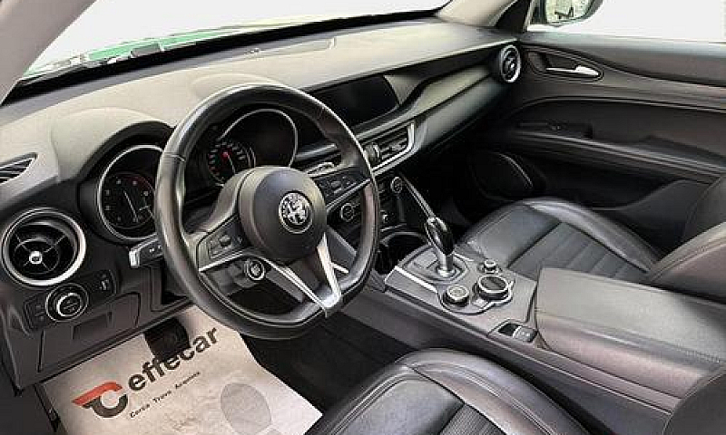 Alfa Romeo Stelvio 2...