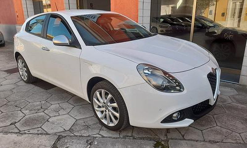 Alfa Romeo Giulietta...