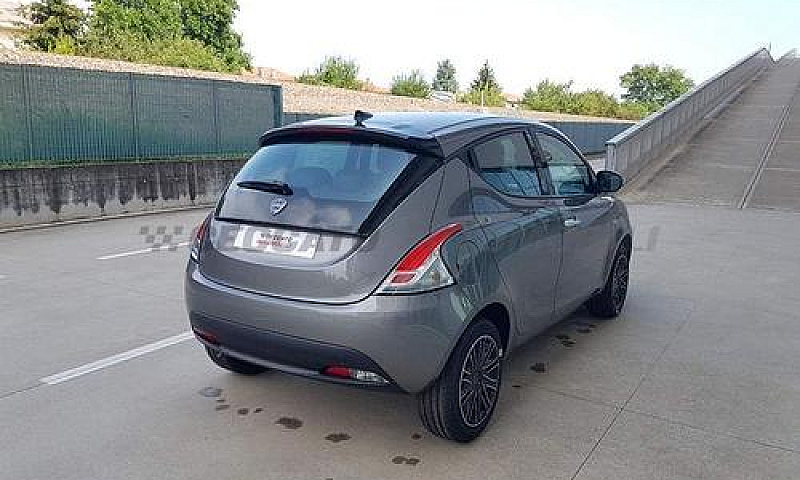 Lancia Ypsilon 1.0 F...