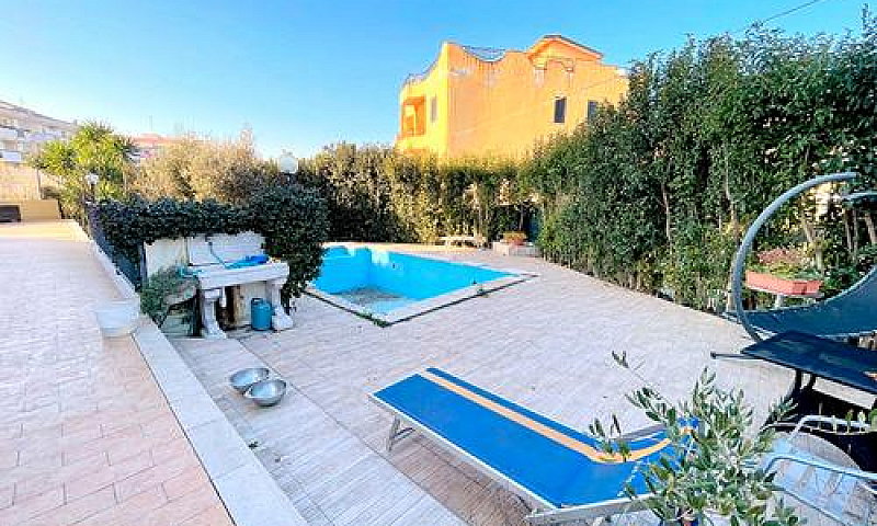 Termoli (Cb)-Via Per...