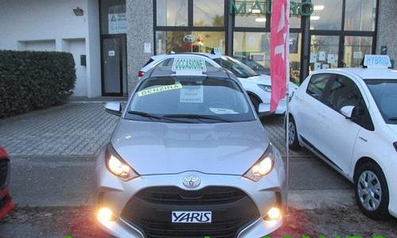 Toyota Yaris 1.0 5 P...
