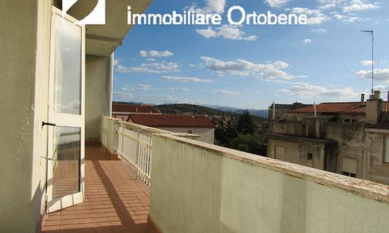 Appartamento Con Tre...