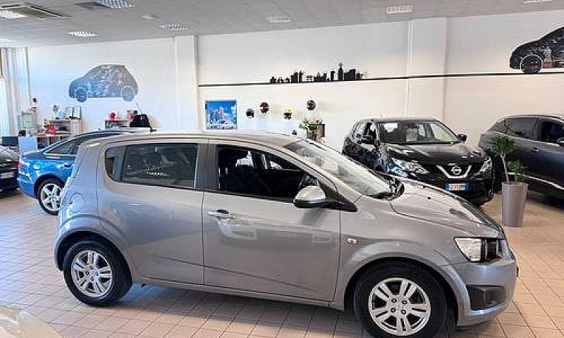 Chevrolet Aveo 1.2 8...