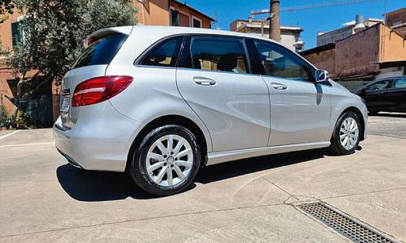 Mercedes-Benz B 180 ...